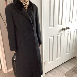Beautiful Vintage UTEX. Black full length, Winter Coat,  size 12